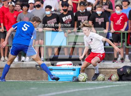 Thumbnail 2 in Allen vs. Rockwall-Heath (UIL 6A Semifinal) photogallery.
