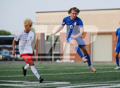Thumbnail 2 in Allen vs. Rockwall-Heath (UIL 6A Semifinal) photogallery.