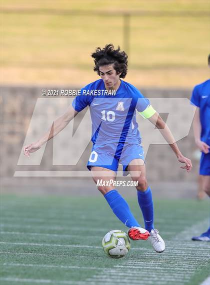 Thumbnail 2 in Allen vs. Rockwall-Heath (UIL 6A Semifinal) photogallery.
