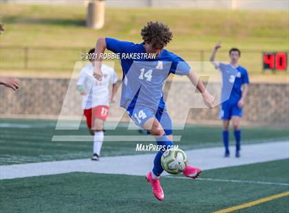 Thumbnail 3 in Allen vs. Rockwall-Heath (UIL 6A Semifinal) photogallery.