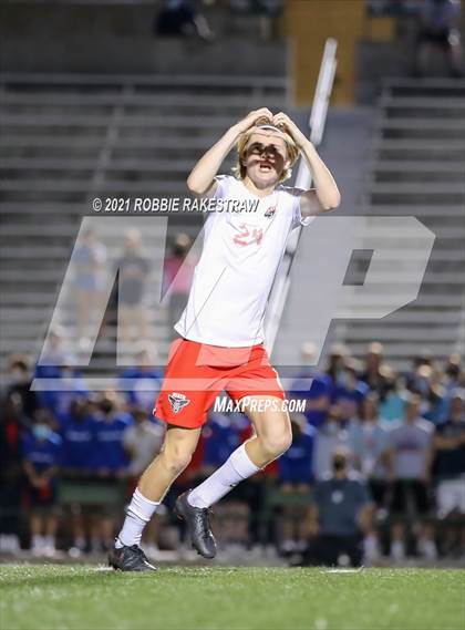 Thumbnail 3 in Allen vs. Rockwall-Heath (UIL 6A Semifinal) photogallery.