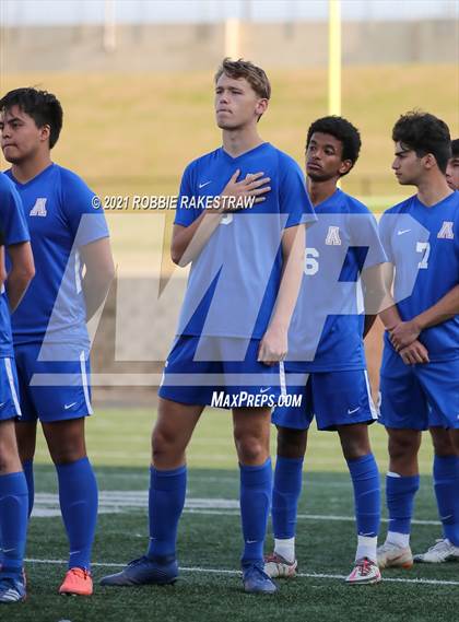 Thumbnail 1 in Allen vs. Rockwall-Heath (UIL 6A Semifinal) photogallery.