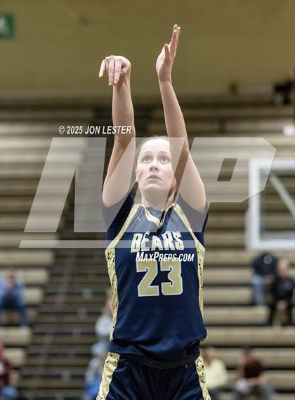 Thumbnail 2 in Tuckahoe vs. Frewsburg (NYSPHSAA Class C Semifinal) photogallery.
