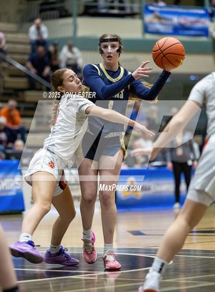 Thumbnail 1 in Tuckahoe vs. Frewsburg (NYSPHSAA Class C Semifinal) photogallery.