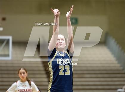 Thumbnail 1 in Tuckahoe vs. Frewsburg (NYSPHSAA Class C Semifinal) photogallery.