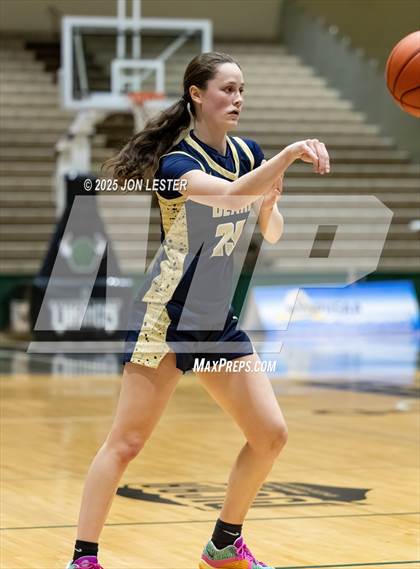 Thumbnail 2 in Tuckahoe vs. Frewsburg (NYSPHSAA Class C Semifinal) photogallery.