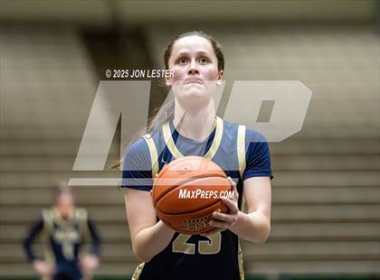 Thumbnail 1 in Tuckahoe vs. Frewsburg (NYSPHSAA Class C Semifinal) photogallery.