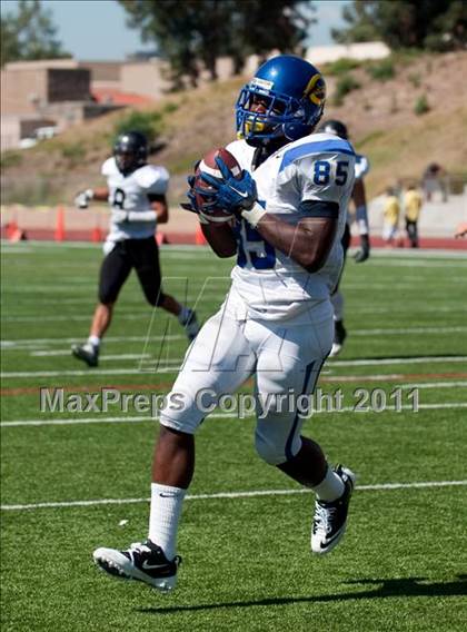 Thumbnail 3 in Alta vs. Crenshaw (Mission Viejo Football Classic) photogallery.