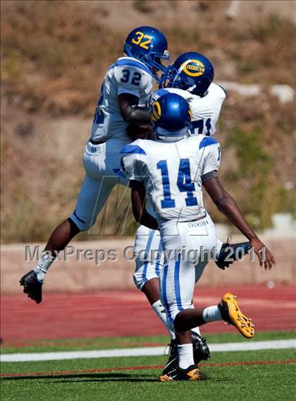 Thumbnail 2 in Alta vs. Crenshaw (Mission Viejo Football Classic) photogallery.