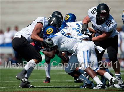 Thumbnail 3 in Alta vs. Crenshaw (Mission Viejo Football Classic) photogallery.