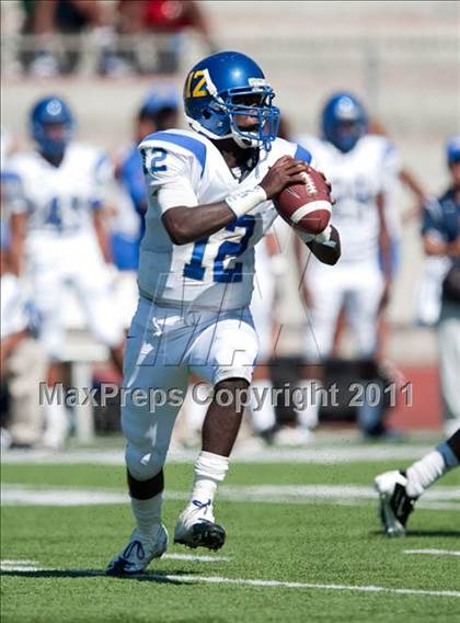 Thumbnail 2 in Alta vs. Crenshaw (Mission Viejo Football Classic) photogallery.