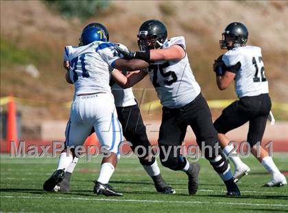 Thumbnail 1 in Alta vs. Crenshaw (Mission Viejo Football Classic) photogallery.