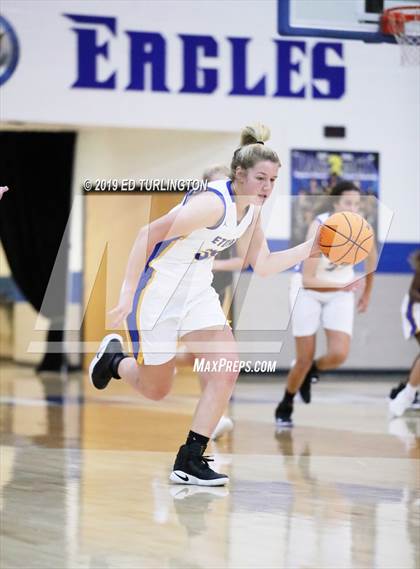 Thumbnail 1 in Lassiter @ Etowah photogallery.