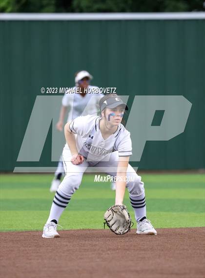 Thumbnail 1 in Southlake Carroll vs. Guyer (UIL 6A Regional Semifinal) photogallery.