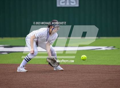 Thumbnail 2 in Southlake Carroll vs. Guyer (UIL 6A Regional Semifinal) photogallery.