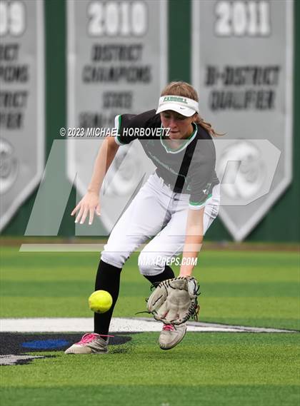 Thumbnail 2 in Southlake Carroll vs. Guyer (UIL 6A Regional Semifinal) photogallery.