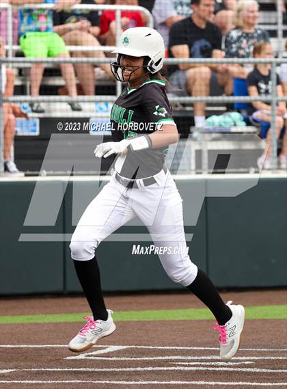 Thumbnail 1 in Southlake Carroll vs. Guyer (UIL 6A Regional Semifinal) photogallery.