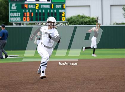 Thumbnail 1 in Southlake Carroll vs. Guyer (UIL 6A Regional Semifinal) photogallery.