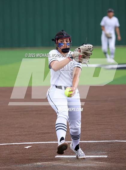 Thumbnail 1 in Southlake Carroll vs. Guyer (UIL 6A Regional Semifinal) photogallery.