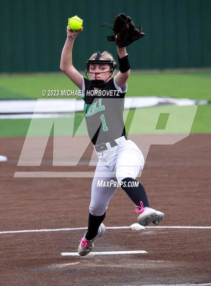 Thumbnail 1 in Southlake Carroll vs. Guyer (UIL 6A Regional Semifinal) photogallery.