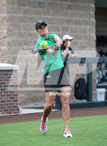 Thumbnail 3 in Southlake Carroll vs. Guyer (UIL 6A Regional Semifinal) photogallery.