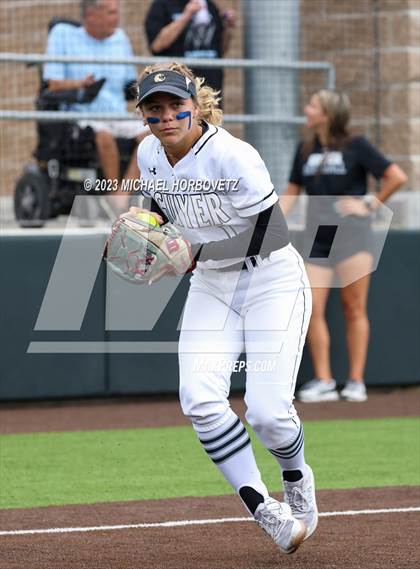 Thumbnail 2 in Southlake Carroll vs. Guyer (UIL 6A Regional Semifinal) photogallery.