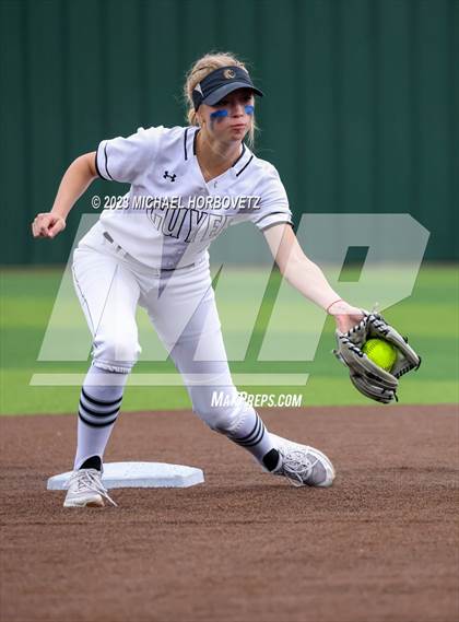 Thumbnail 1 in Southlake Carroll vs. Guyer (UIL 6A Regional Semifinal) photogallery.
