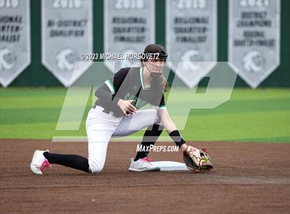 Thumbnail 1 in Southlake Carroll vs. Guyer (UIL 6A Regional Semifinal) photogallery.