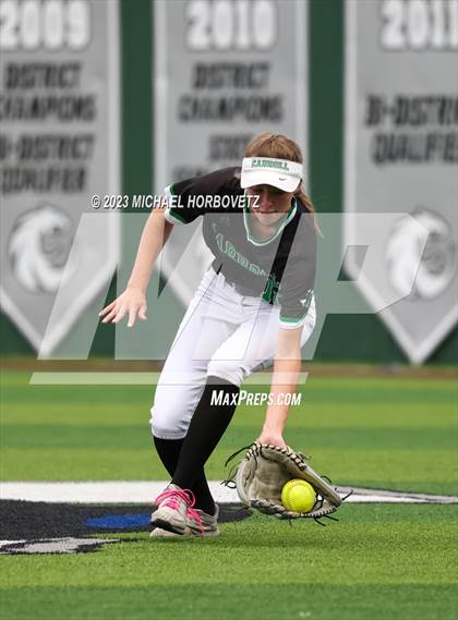 Thumbnail 3 in Southlake Carroll vs. Guyer (UIL 6A Regional Semifinal) photogallery.