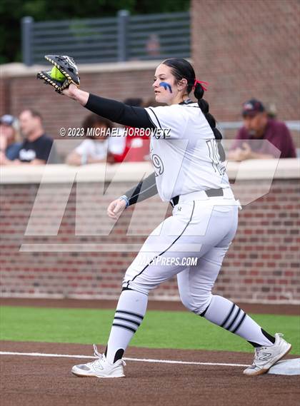 Thumbnail 2 in Southlake Carroll vs. Guyer (UIL 6A Regional Semifinal) photogallery.
