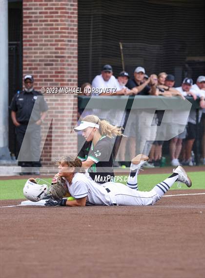 Thumbnail 2 in Southlake Carroll vs. Guyer (UIL 6A Regional Semifinal) photogallery.