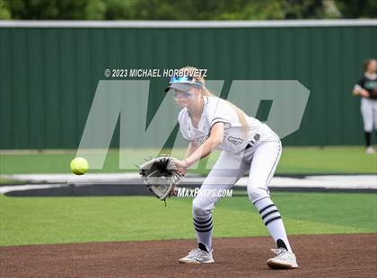 Thumbnail 1 in Southlake Carroll vs. Guyer (UIL 6A Regional Semifinal) photogallery.