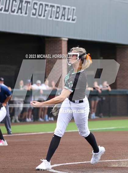 Thumbnail 3 in Southlake Carroll vs. Guyer (UIL 6A Regional Semifinal) photogallery.