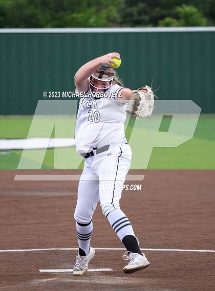 Thumbnail 1 in Southlake Carroll vs. Guyer (UIL 6A Regional Semifinal) photogallery.