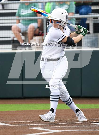 Thumbnail 3 in Southlake Carroll vs. Guyer (UIL 6A Regional Semifinal) photogallery.