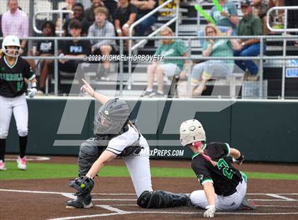 Thumbnail 3 in Southlake Carroll vs. Guyer (UIL 6A Regional Semifinal) photogallery.