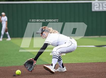 Thumbnail 1 in Southlake Carroll vs. Guyer (UIL 6A Regional Semifinal) photogallery.