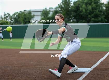 Thumbnail 1 in Southlake Carroll vs. Guyer (UIL 6A Regional Semifinal) photogallery.