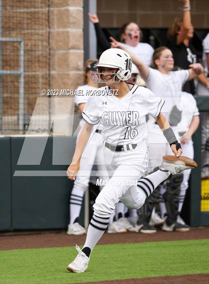Thumbnail 2 in Southlake Carroll vs. Guyer (UIL 6A Regional Semifinal) photogallery.