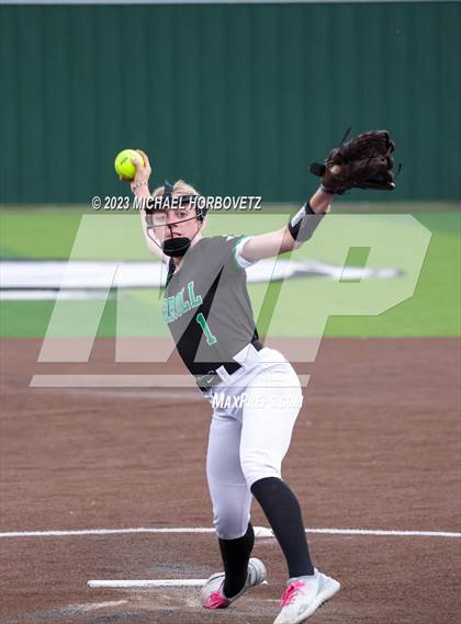 Thumbnail 3 in Southlake Carroll vs. Guyer (UIL 6A Regional Semifinal) photogallery.