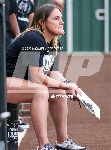 Thumbnail 1 in Southlake Carroll vs. Guyer (UIL 6A Regional Semifinal) photogallery.