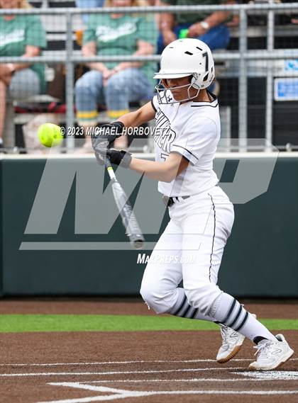 Thumbnail 3 in Southlake Carroll vs. Guyer (UIL 6A Regional Semifinal) photogallery.