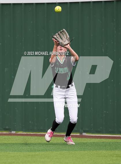 Thumbnail 2 in Southlake Carroll vs. Guyer (UIL 6A Regional Semifinal) photogallery.