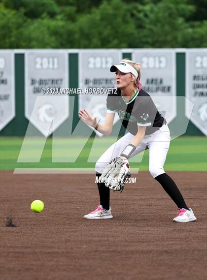 Thumbnail 2 in Southlake Carroll vs. Guyer (UIL 6A Regional Semifinal) photogallery.