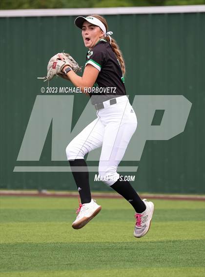 Thumbnail 1 in Southlake Carroll vs. Guyer (UIL 6A Regional Semifinal) photogallery.