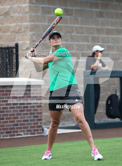 Thumbnail 2 in Southlake Carroll vs. Guyer (UIL 6A Regional Semifinal) photogallery.