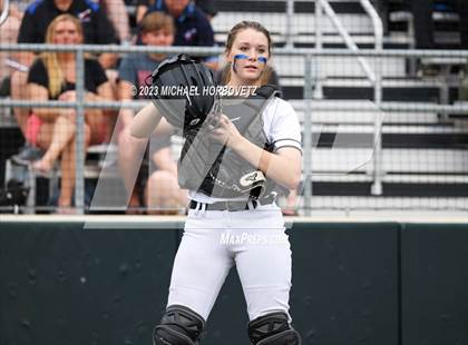 Thumbnail 2 in Southlake Carroll vs. Guyer (UIL 6A Regional Semifinal) photogallery.