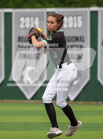 Thumbnail 3 in Southlake Carroll vs. Guyer (UIL 6A Regional Semifinal) photogallery.