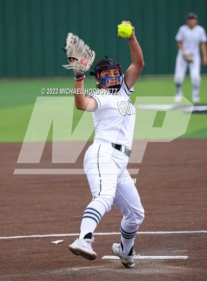Thumbnail 2 in Southlake Carroll vs. Guyer (UIL 6A Regional Semifinal) photogallery.