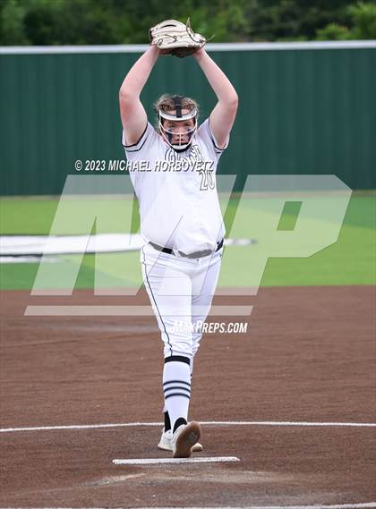 Thumbnail 3 in Southlake Carroll vs. Guyer (UIL 6A Regional Semifinal) photogallery.